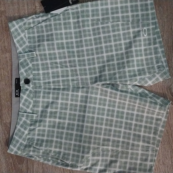 Nwt Oakley golf performance shorts men 30 - Picture 1 of 3